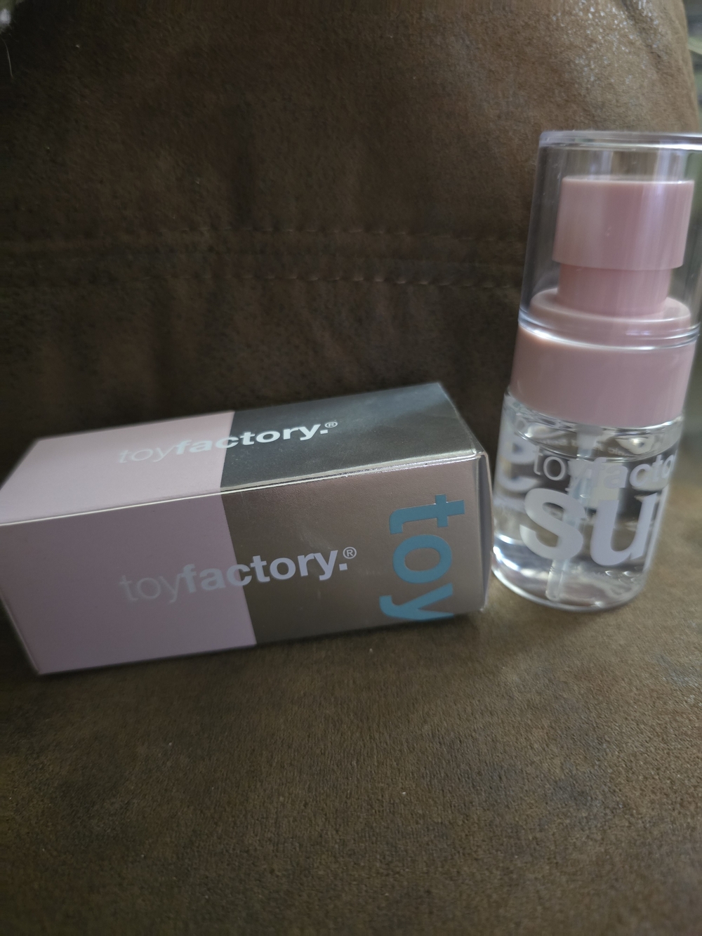 Toyfactory Pink Makeup Setting Spray - Soft Pink Finish